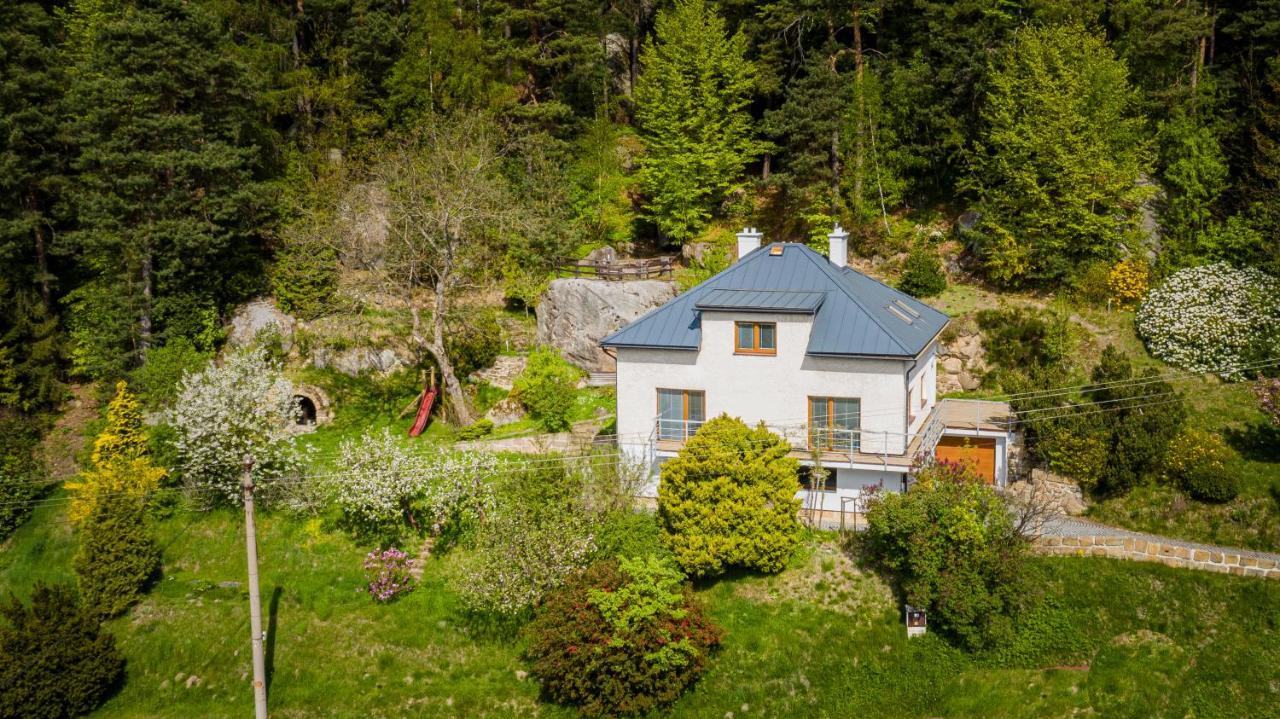 Apartman Pod Skalou V Ceskem Raji Besedice Dış mekan fotoğraf