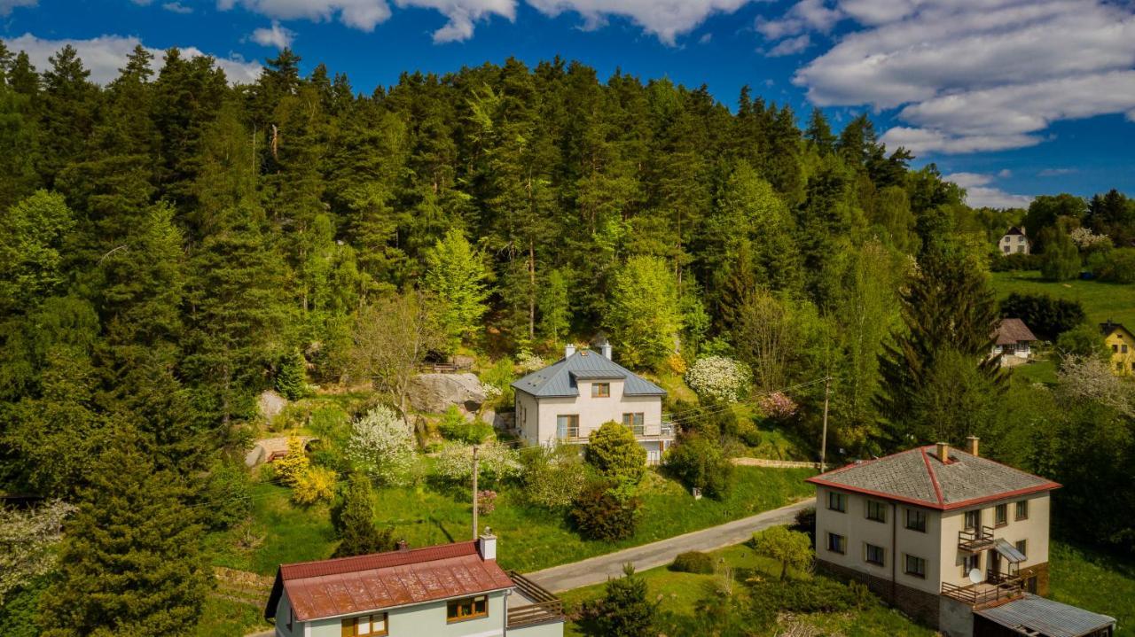 Apartman Pod Skalou V Ceskem Raji Besedice Dış mekan fotoğraf