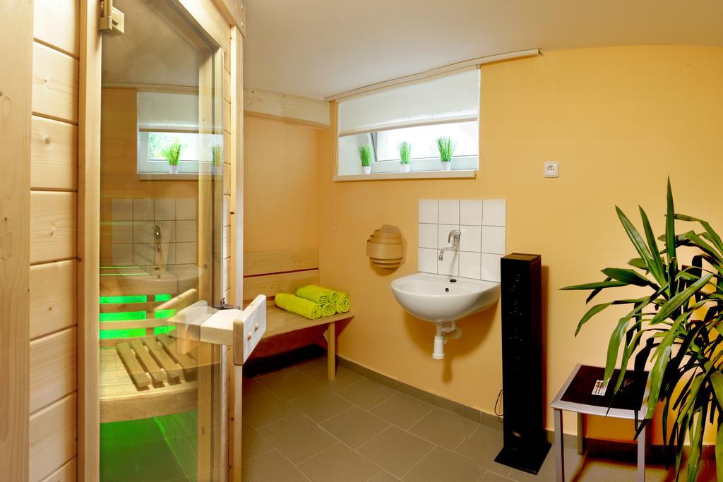 Apartman Pod Skalou V Ceskem Raji Besedice Dış mekan fotoğraf