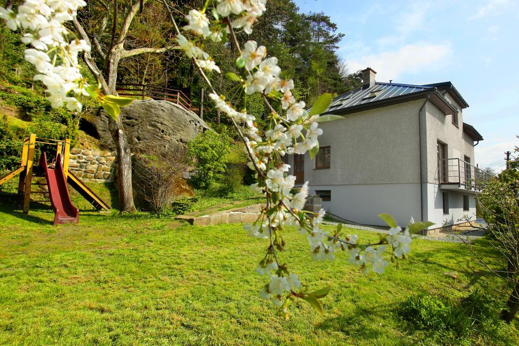 Apartman Pod Skalou V Ceskem Raji Besedice Dış mekan fotoğraf