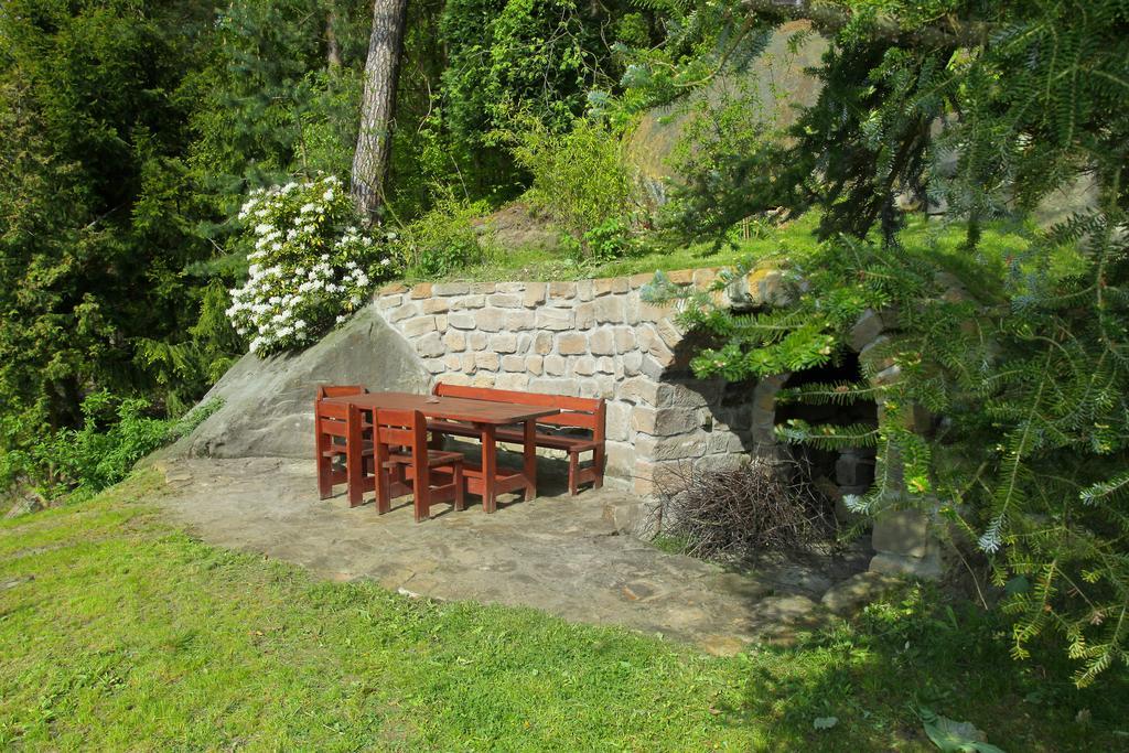 Apartman Pod Skalou V Ceskem Raji Besedice Dış mekan fotoğraf
